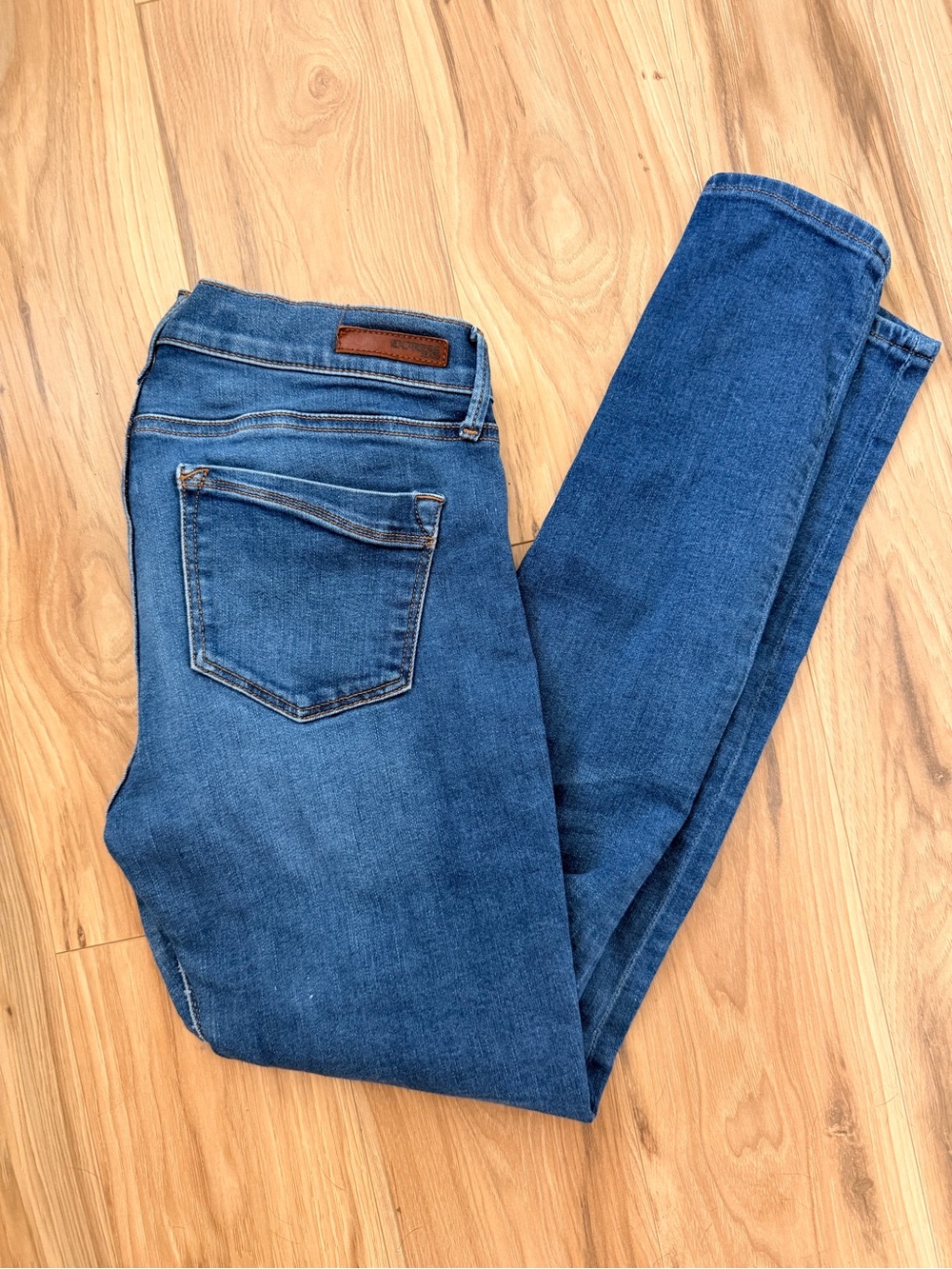 Express Women's High-Rise Jeans in Medium Blue